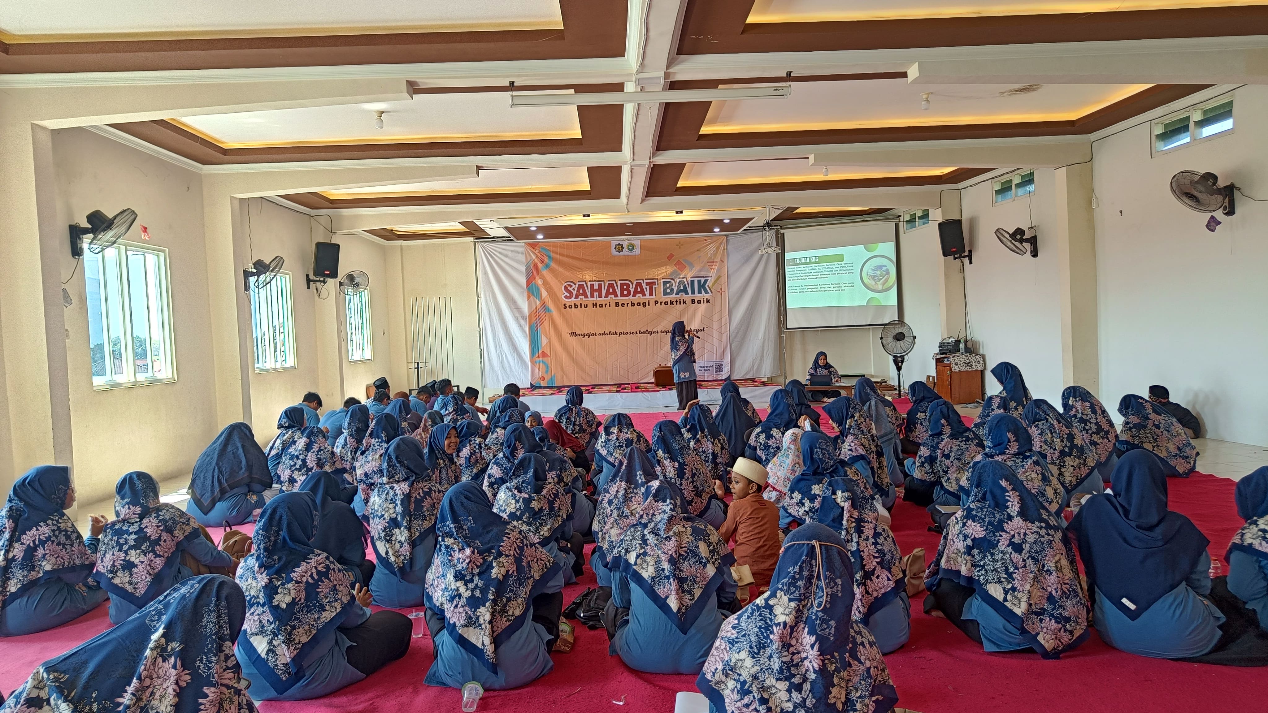 Sukses Gelar Peringatan Hari Pendidikan Nasional di MI Hidayatun Najah